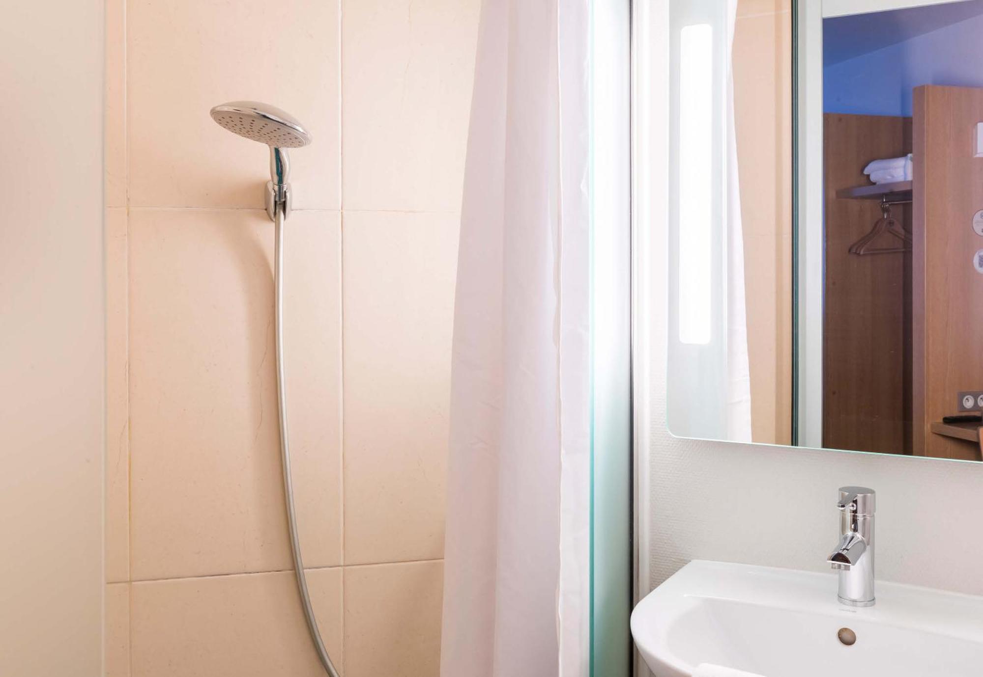 B&B Hotel Bourges 1 Экстерьер фото